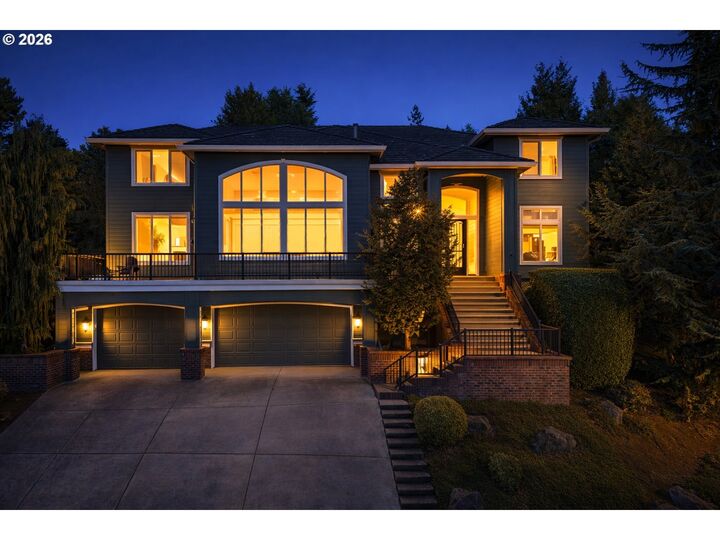 Property Photo:  1506 NW Gregory Dr  WA 98665 