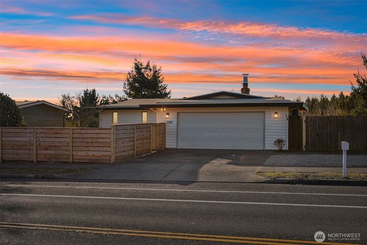 Property Photo: 3308 N Narrows Drive WA 98407