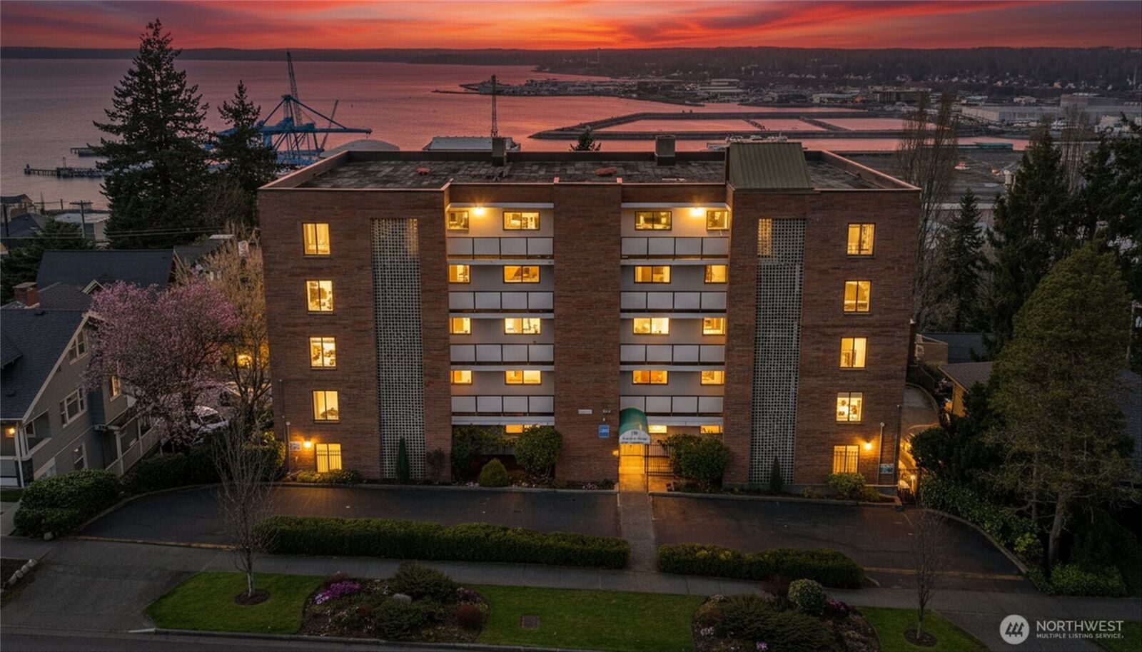 Property Photo:  715 N Garden Street 502  WA 98225 