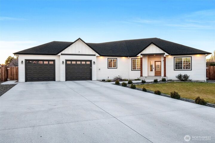 Property Photo:  2054 Road  H.2  NE  WA 98837 