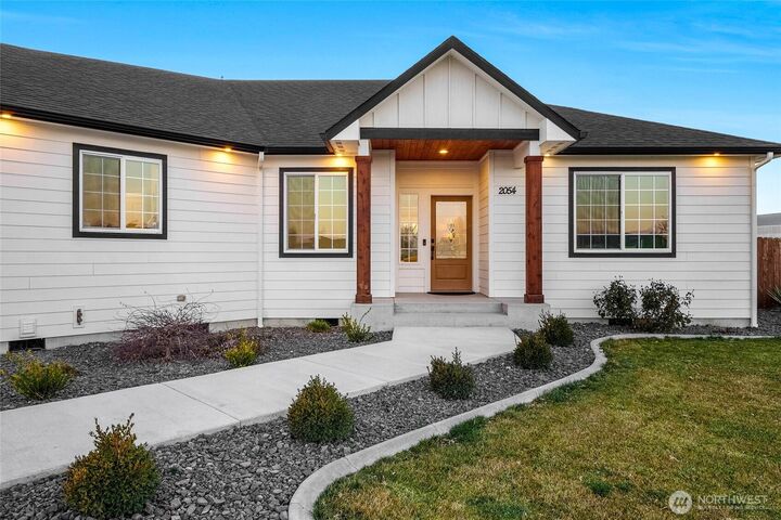 Property Photo: 2054 Road H.2 NE WA 98837