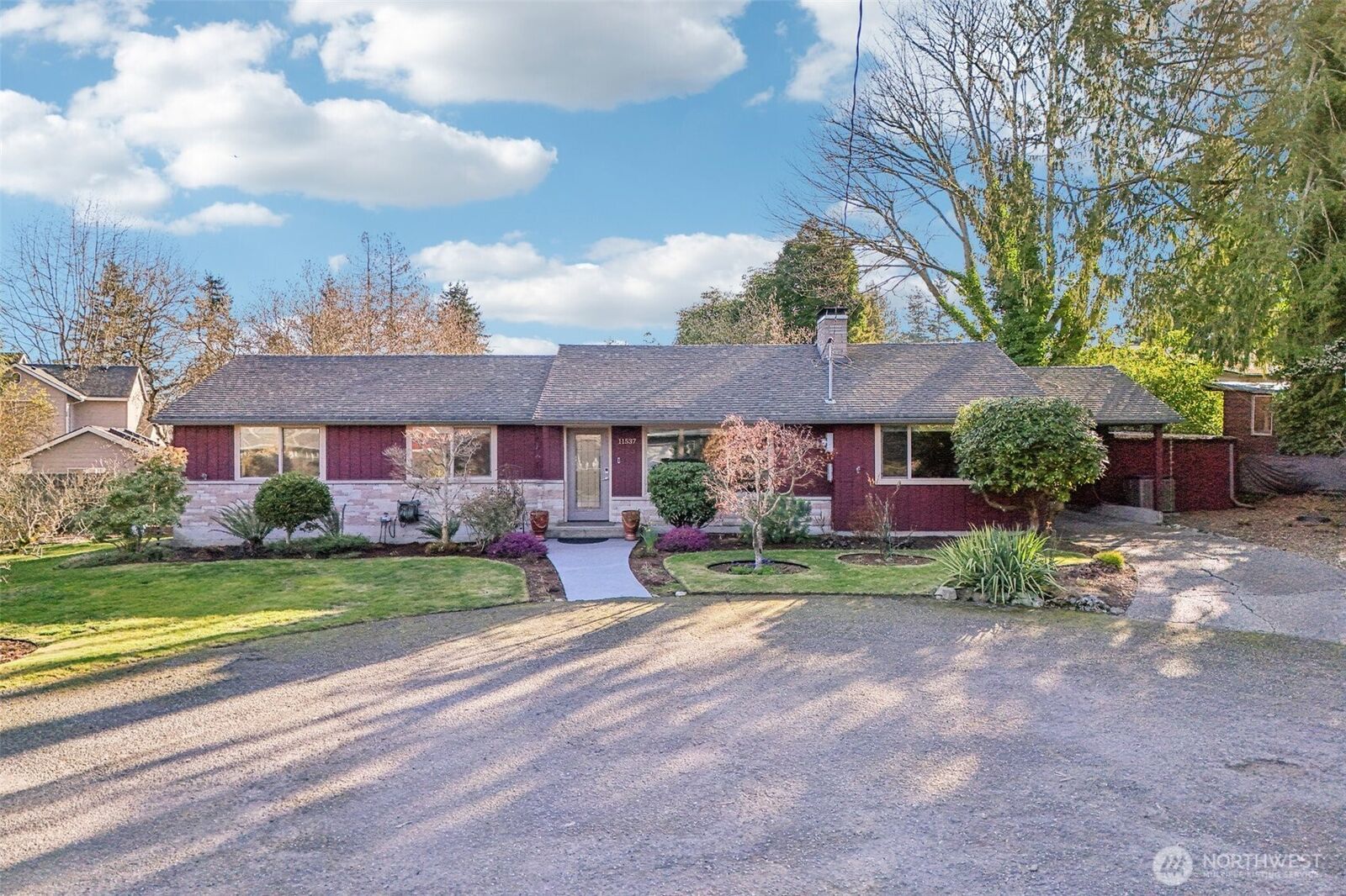 Property Photo:  11537  Corliss Avenue N  WA 98133 