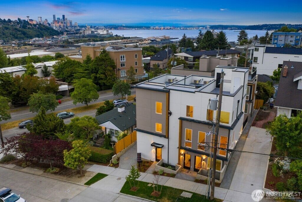 Property Photo:  2409 W Boston Street A  WA 98199 