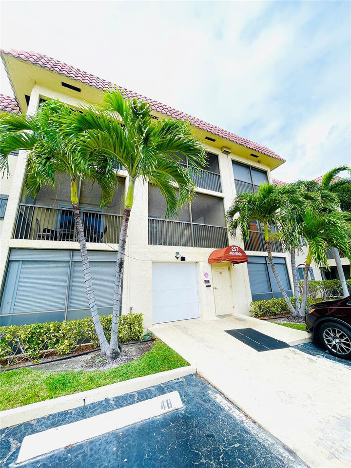 Property Photo:  257 S Cypress Road 414  FL 33060 