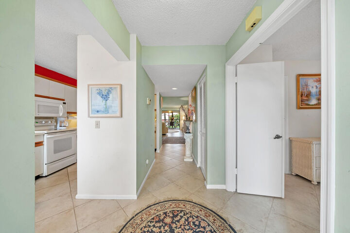 Property Photo:  5306 Cedar Lake Drive 203  FL 33437 