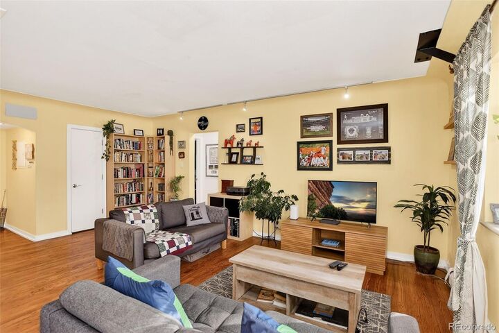 Property Photo: 636 N Washington Street 101 CO 80203