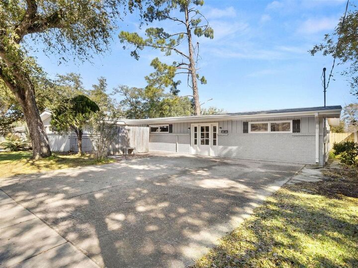 Property Photo: 1802 17th Street LA 70601