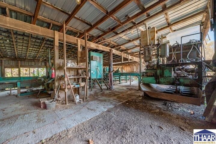 Property Photo:  1158 W US Hwy 40 Highway  IN 46135 