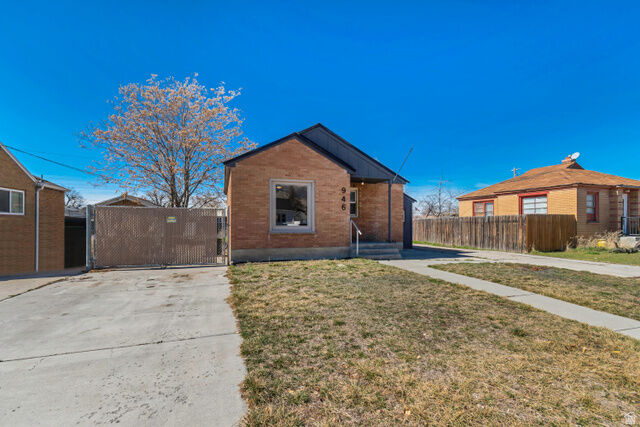 Property Photo:  946 S 450 E  UT 84097 