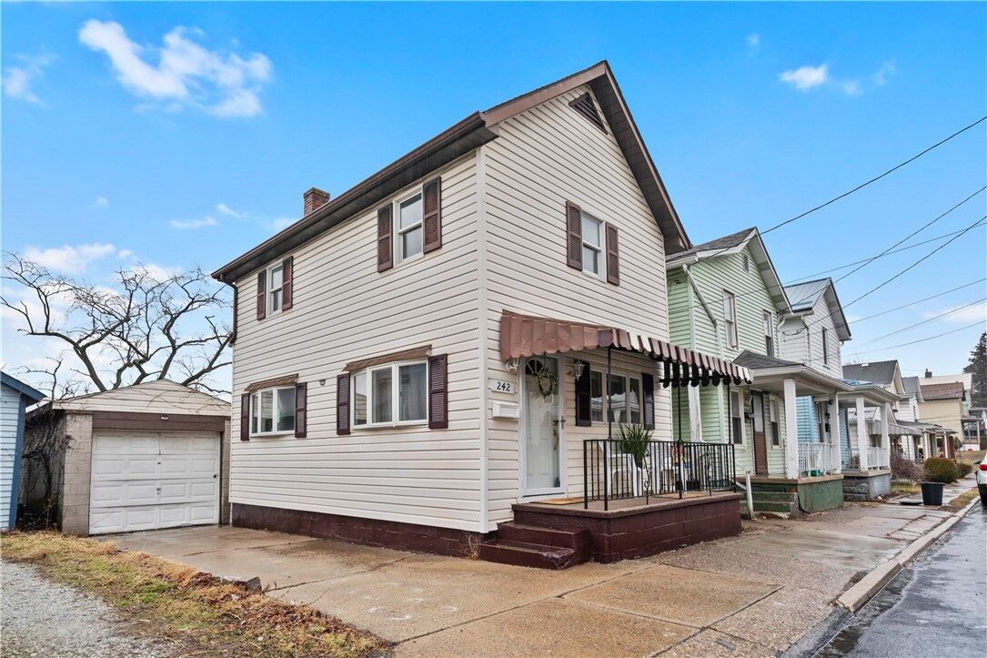 Property Photo:  242 S Washington  PA 15601 