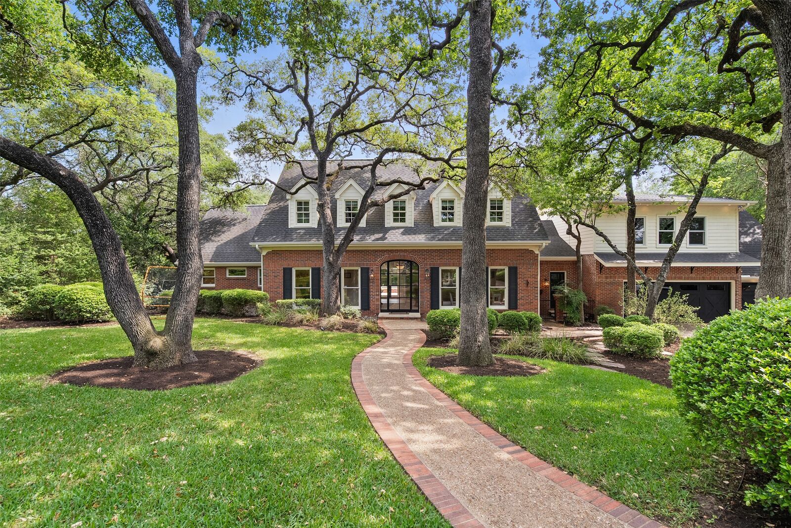 Property Photo: 2601 Buckminster Court TX 78746