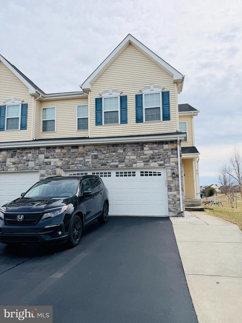 Property Photo:  610 Irish Court  DE 19709 