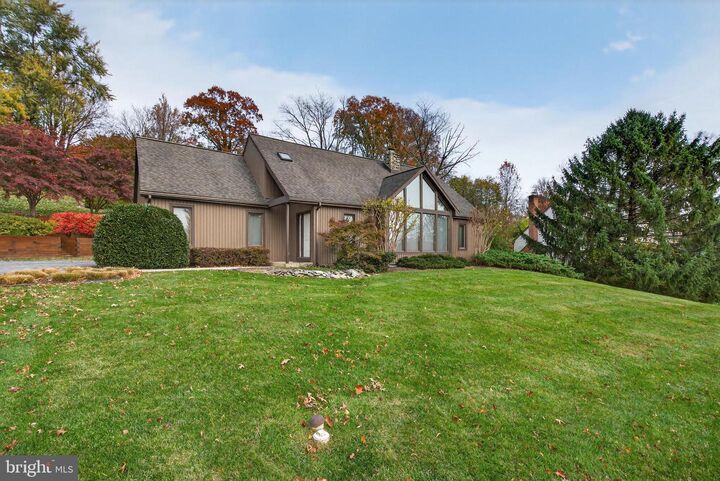 Property Photo:  1049 Signal Hill Lane Lane  PA 17601 