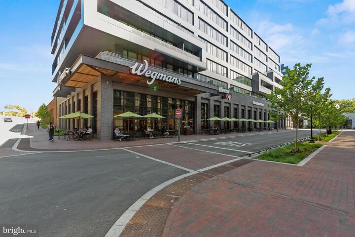 Property Photo:  4529 38th Street NW  DC 20016 