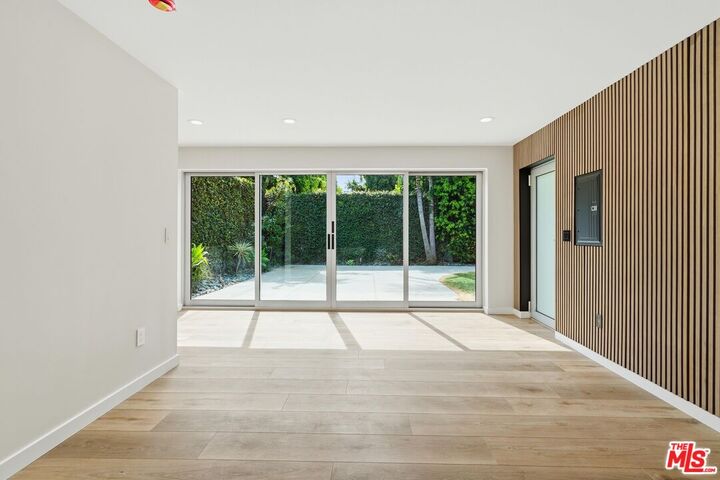 Property Photo:  460 La Jolla Ave  CA 90048 