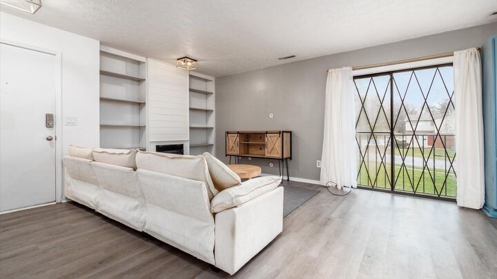 Property Photo:  625 Country Club Drive  OH 43055 