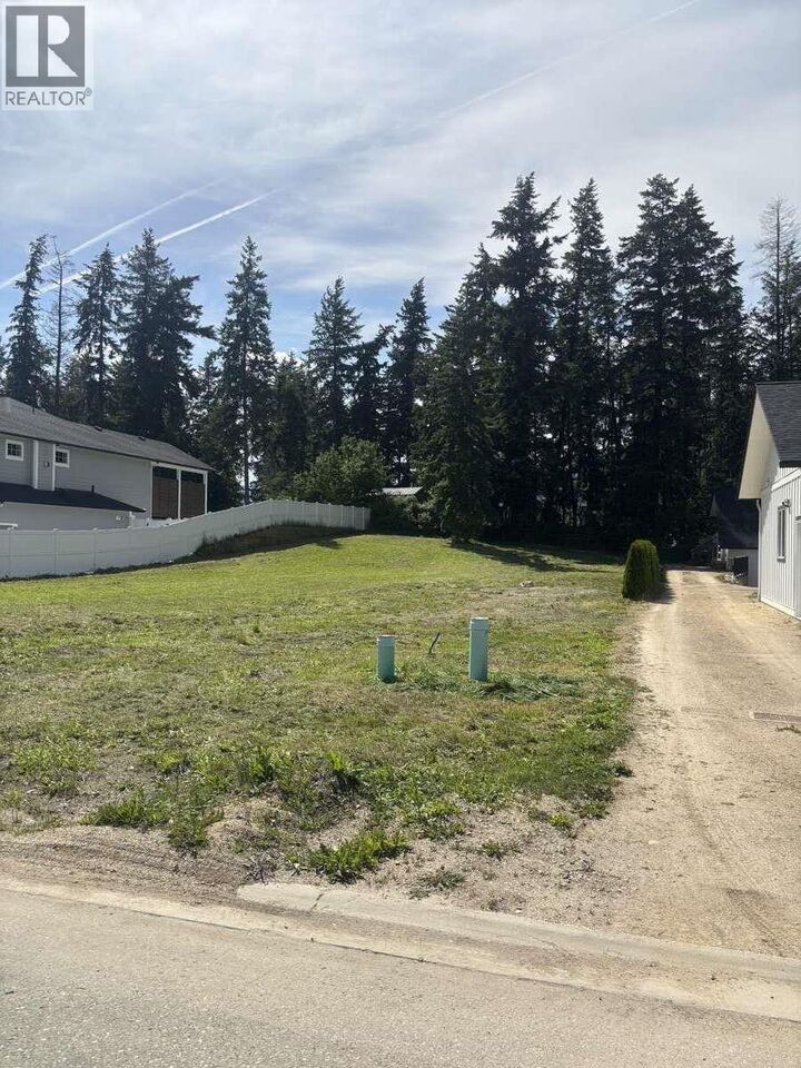 Property Photo:  1821 22 Street Northeast  BC V1E 3M9 