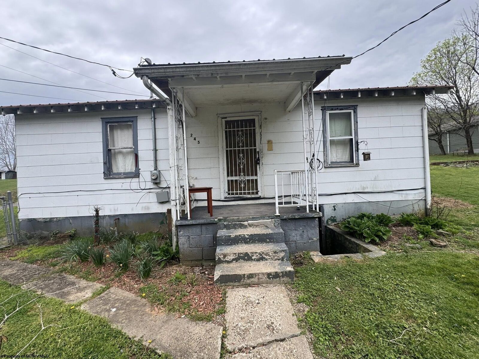 Property Photo:  245 Riverside Drive  WV 26452 