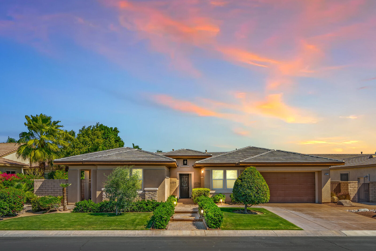 Property Photo:  43572 Calle Espada  CA 92253 