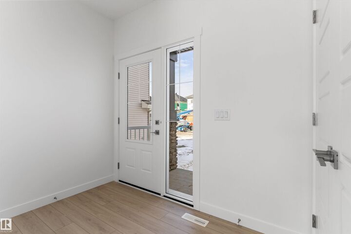 Property Photo: 939 18 Avenue NW AB T6T 2X3