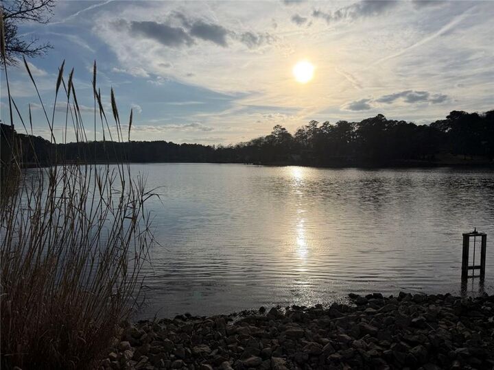 Property Photo: 2966 Riviera Drive NW GA 30012