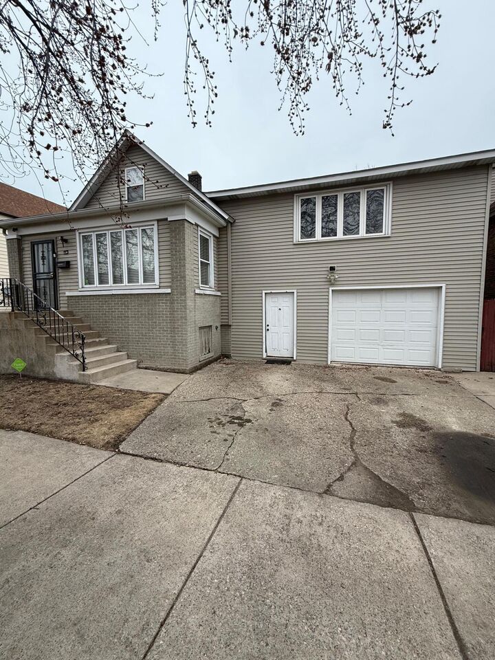 Property Photo:  1539 Myrtle Avenue  IN 46394 
