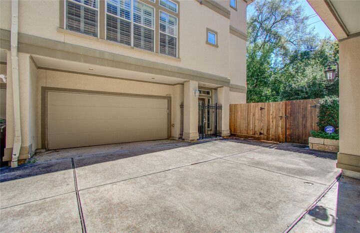 Property Photo: 4613 Floyd Street TX 77007