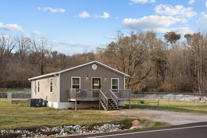 Property Photo:  233 Hebbertsburg Rd  TN 37723 