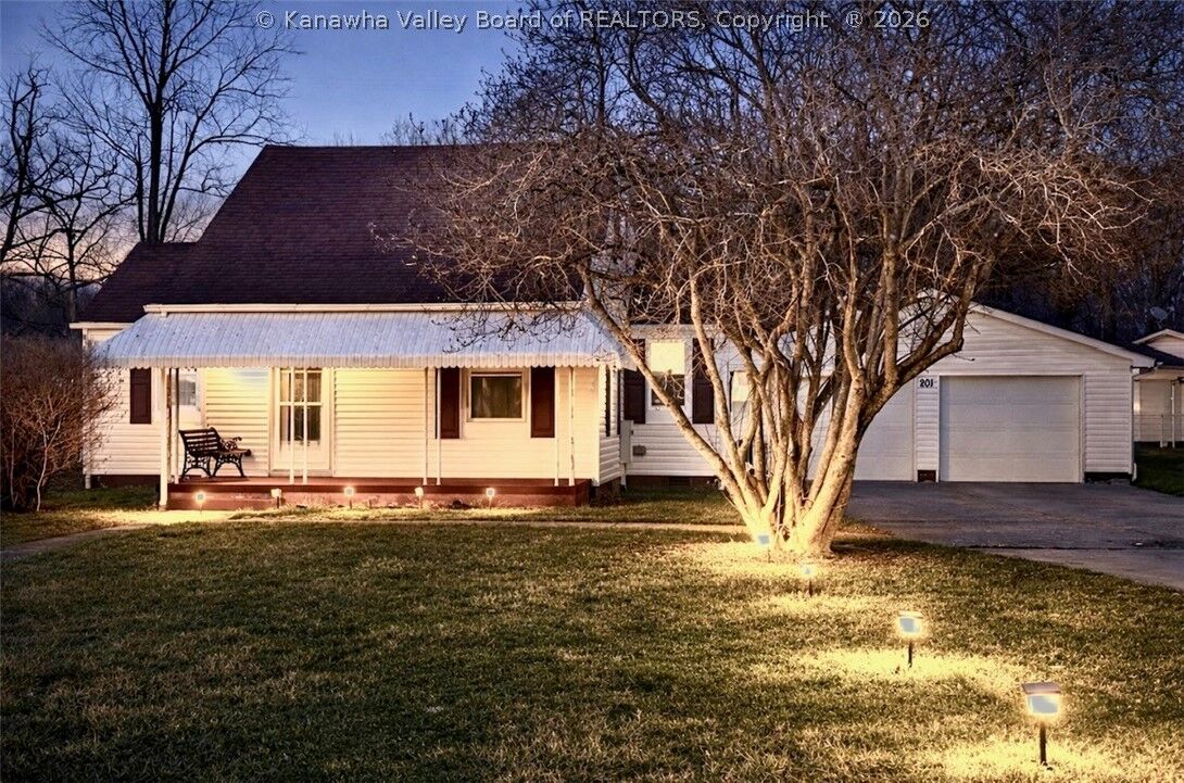 Property Photo: 201 Locust Street WV 25070