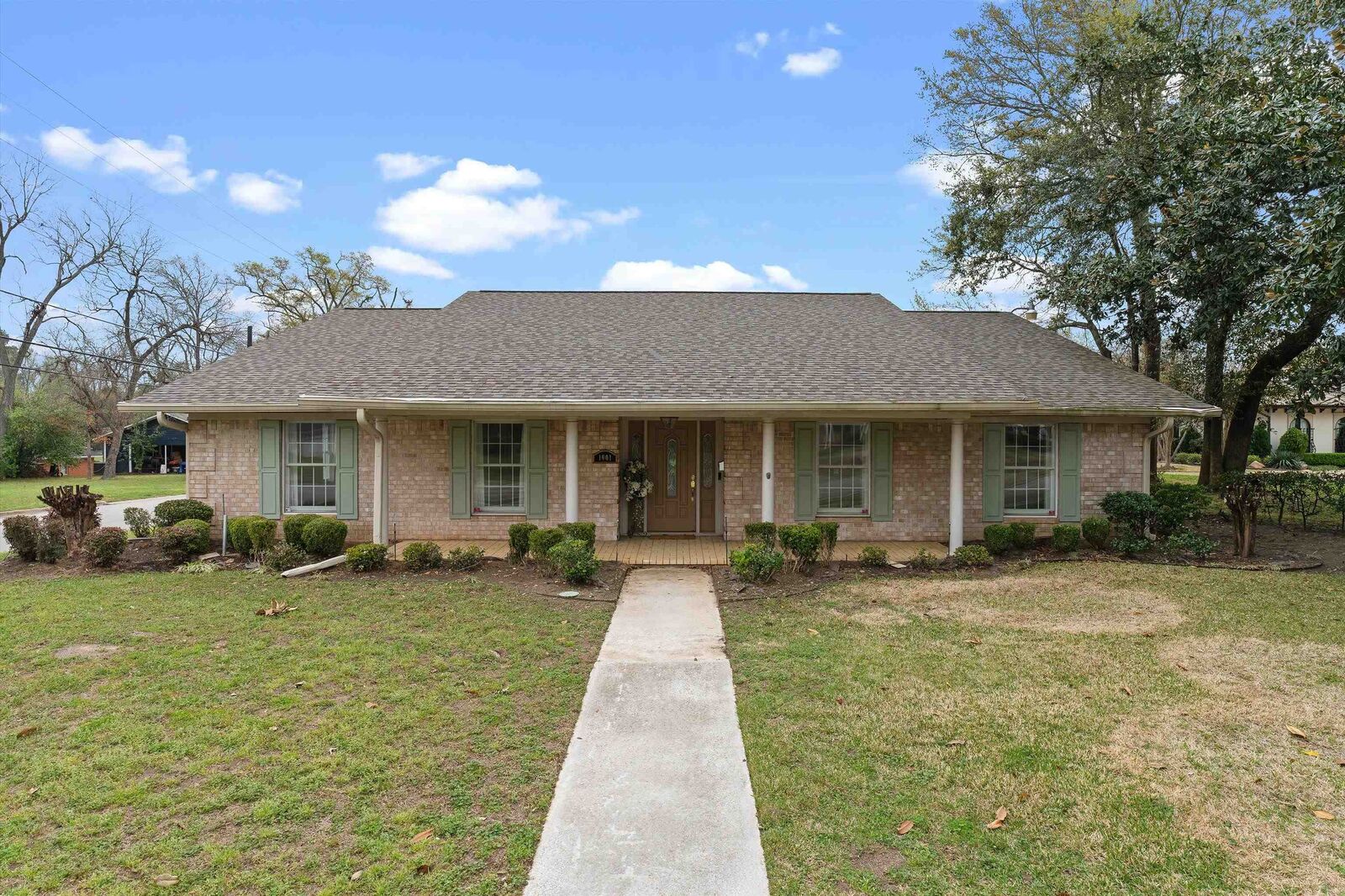 Property Photo:  1001 S Main St  TX 75654 