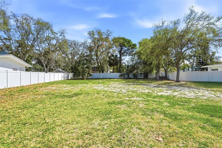 Property Photo:  216 Shore Drive  FL 34683 