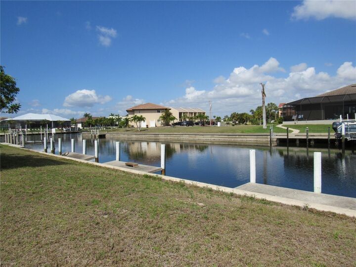 Property Photo:  2818 &Amp 2824 Magdalina Drive  FL 33950 