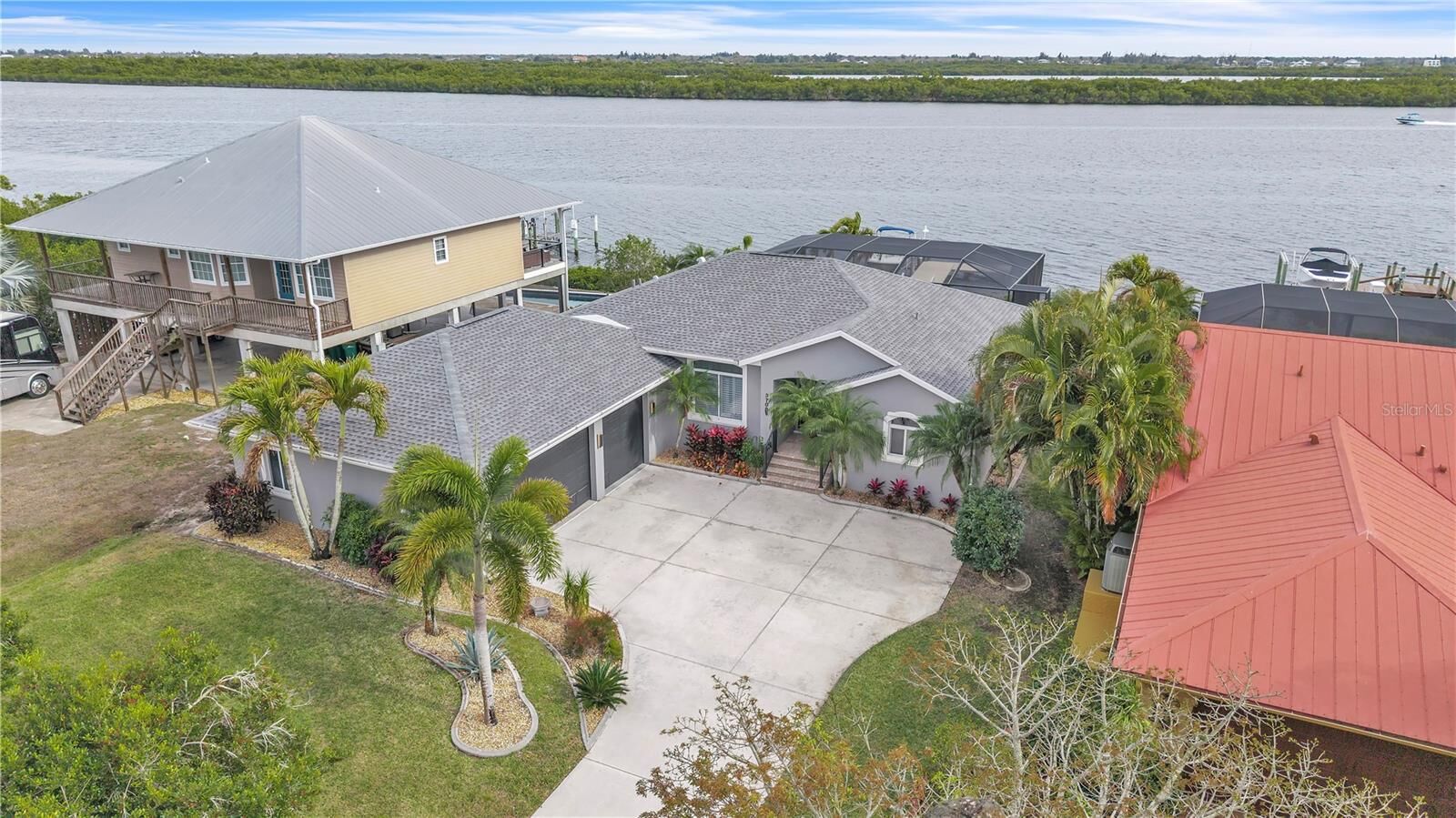 Property Photo:  3708 Peace River Drive  FL 33983 