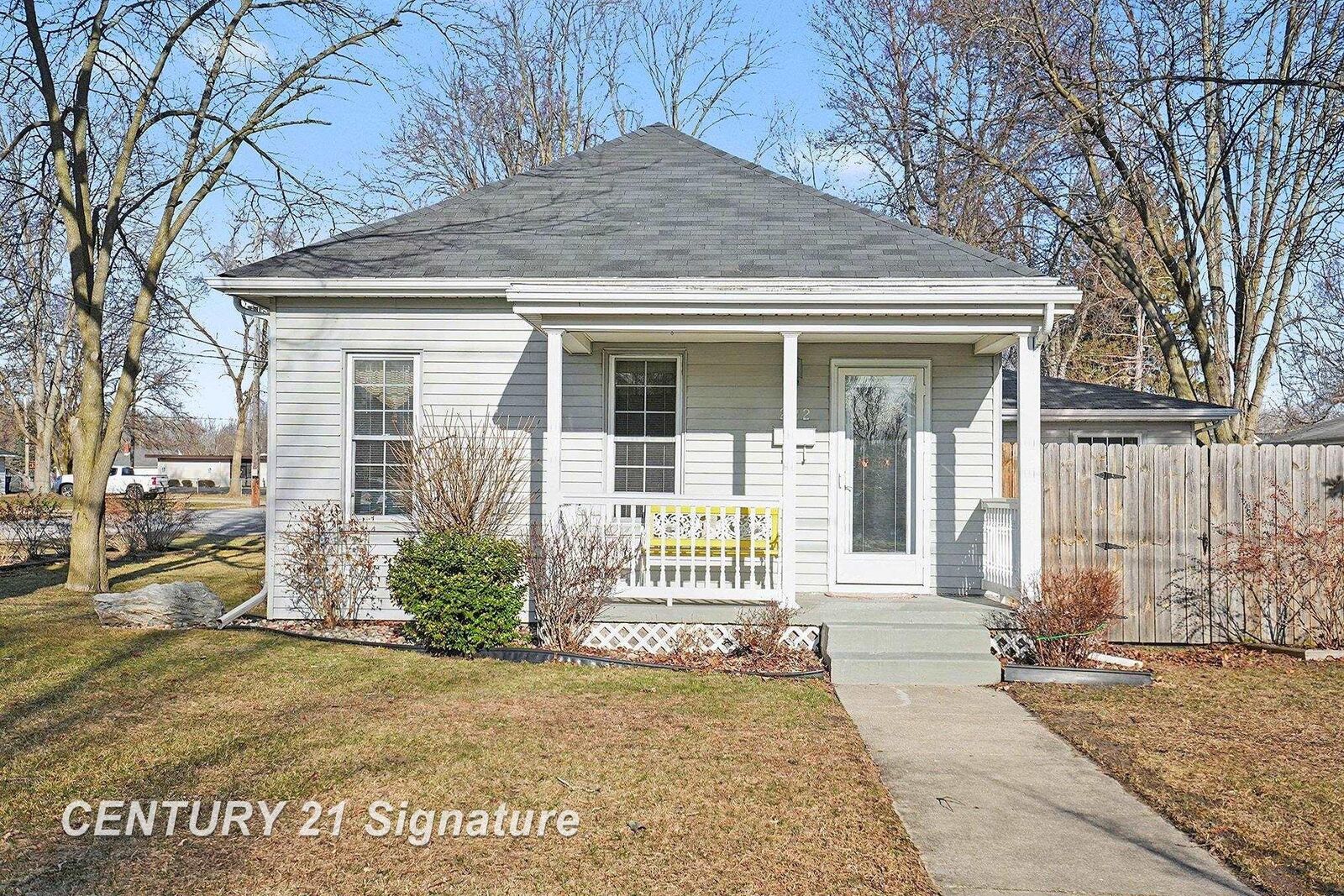 Property Photo:  222 W Hosmer Street  MI 48655 