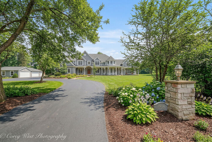 Property Photo:  28W524 Wynn Avenue  IL 60185 