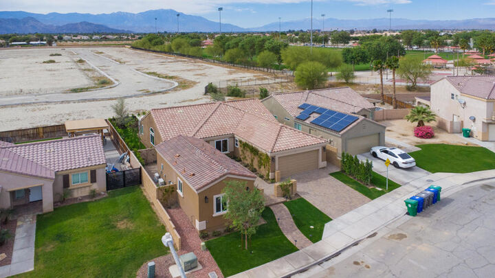 Property Photo:  48509 Calle Carmello  CA 92236 