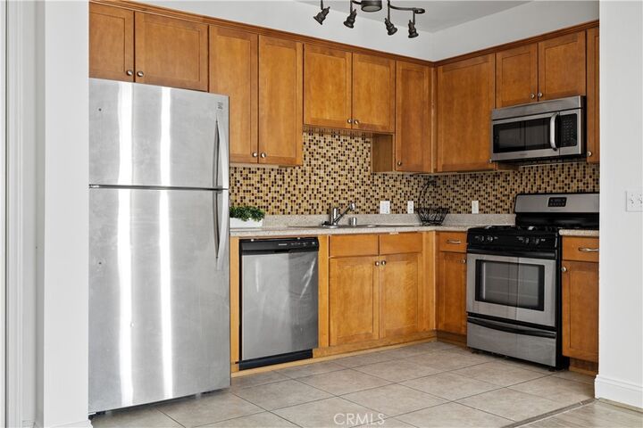 Property Photo: 6938 Laurel Canyon Blvd 304 CA 91605