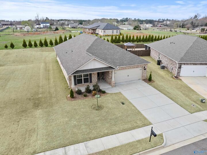 Property Photo:  204 Joan Circle  AL 35749 