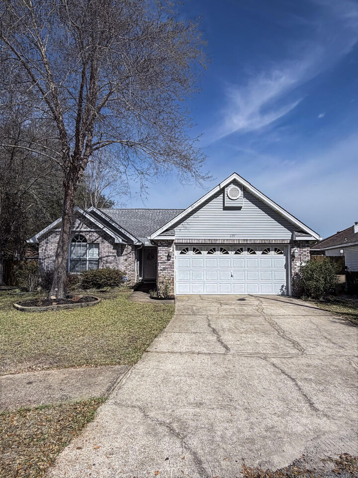 Property Photo:  2197 Opal Court  FL 32547 