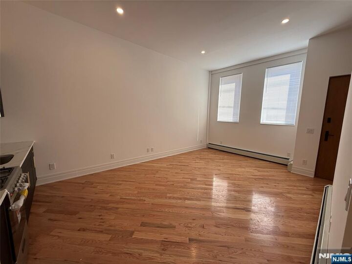 Property Photo:  695 Elm Street 1  NJ 07032 