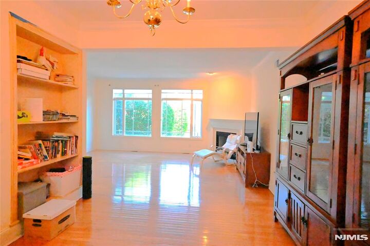 Property Photo:  105 Hudson Cove 105  NJ 07020 