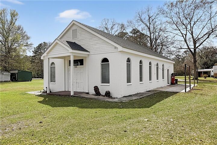 Property Photo: 76126 Highway 435 Spur LA 70464