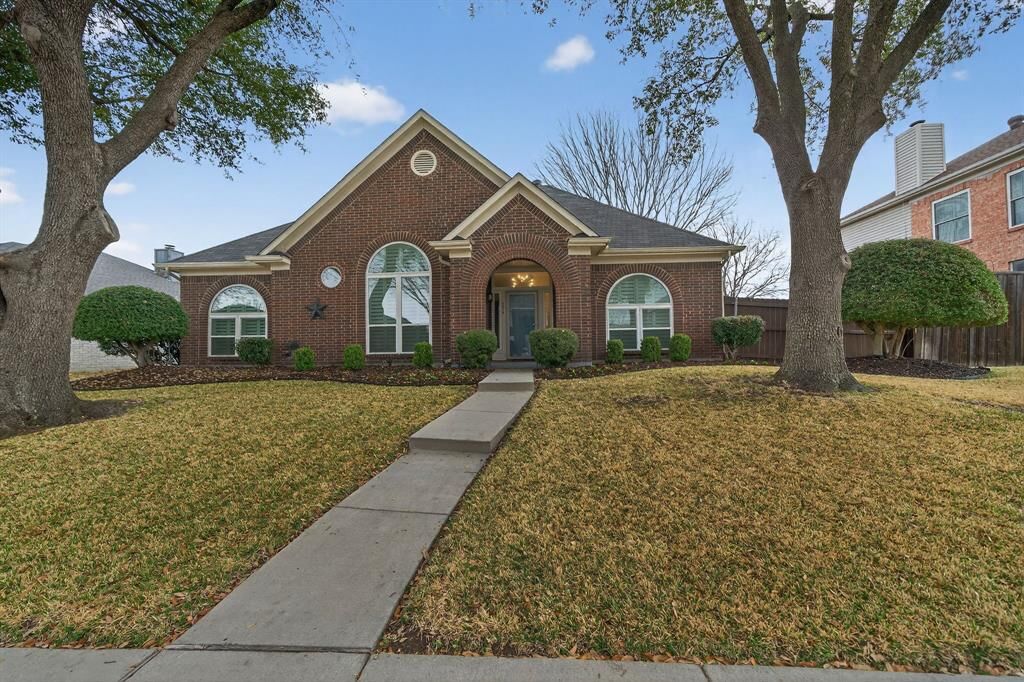 Property Photo:  5618 Allen Lane  TX 75088 