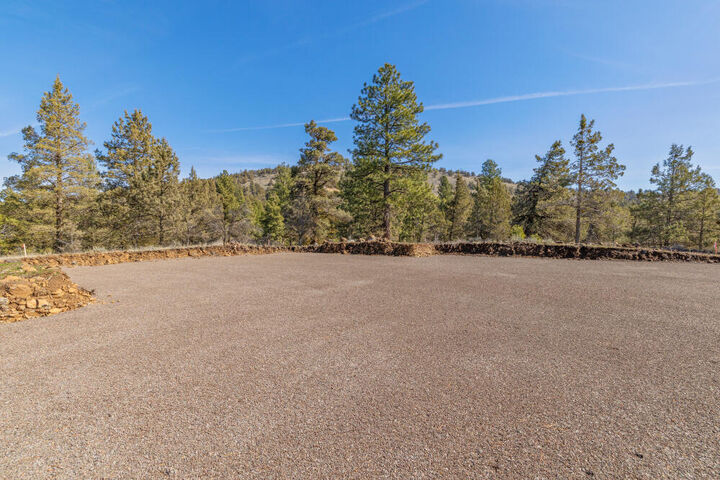 Property Photo:  1075 Water Birch Court  OR 97601 