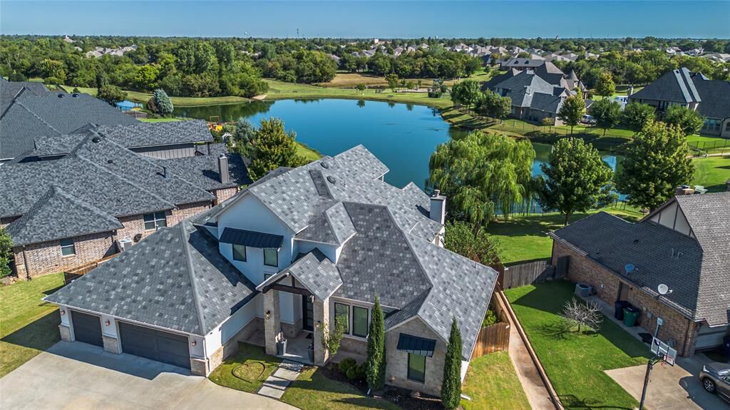 Property Photo: 15400 Kestral Park Court OK 73013