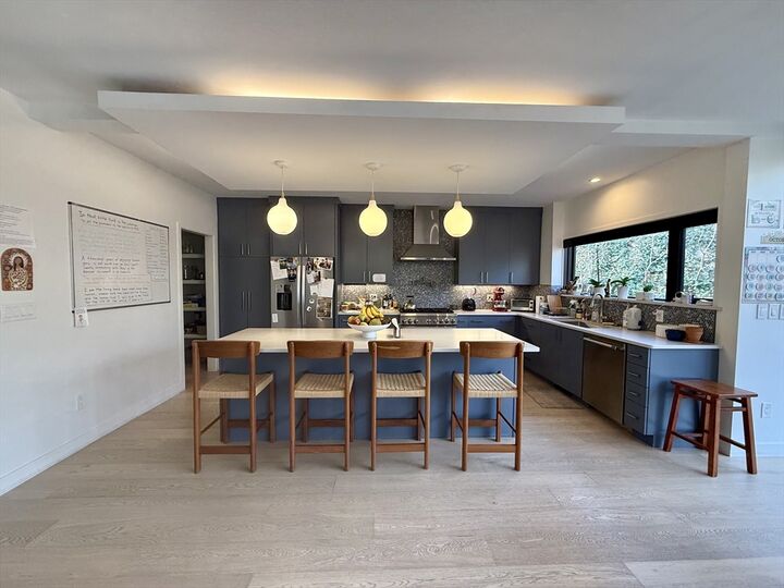 Property Photo:  6 Parkside  Dr 6  MA 02130 