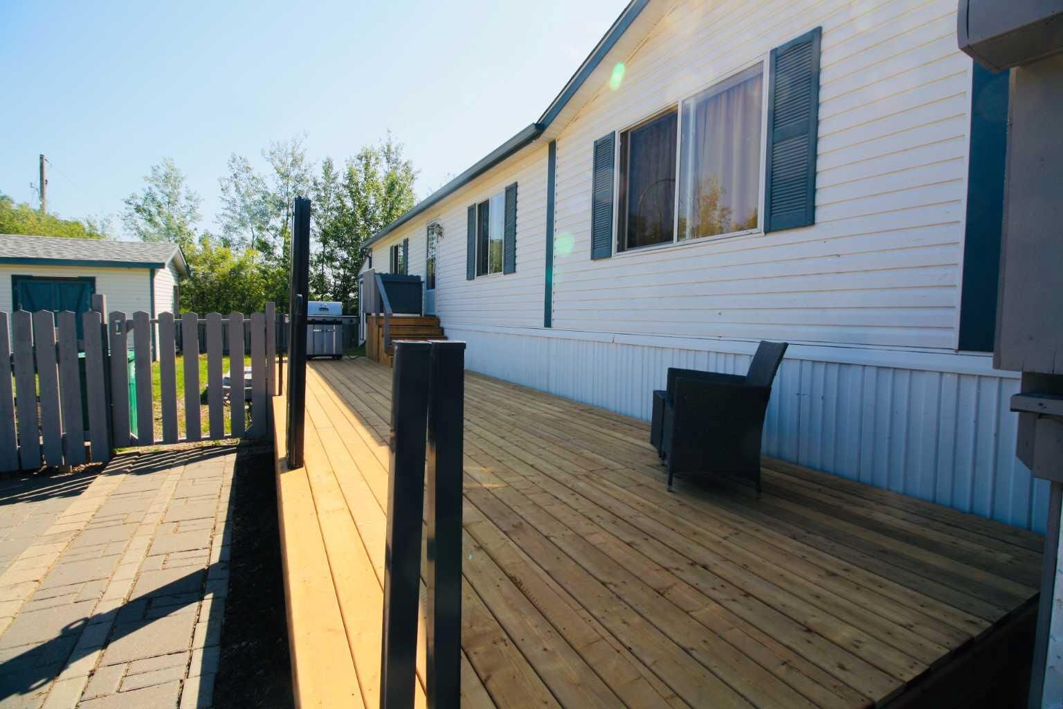 Property Photo: 15 Dewberry Road AB T0H 1Z0
