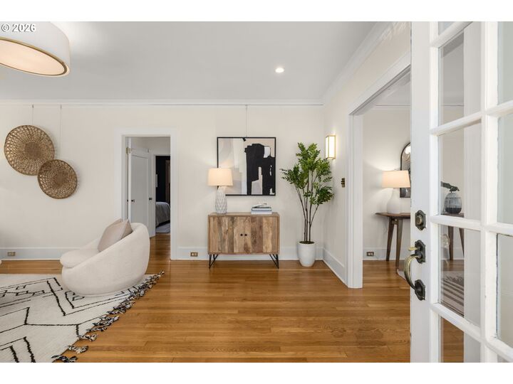 Property Photo: 4203 NE 32nd Pl OR 97211