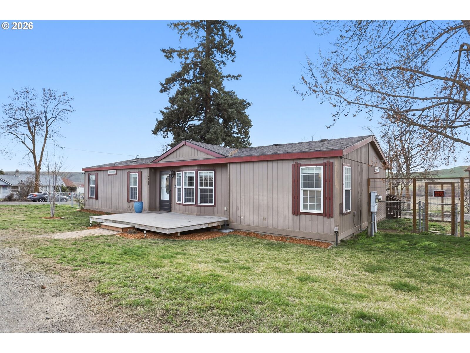 Property Photo:  501 NW 3rd St  OR 97021 