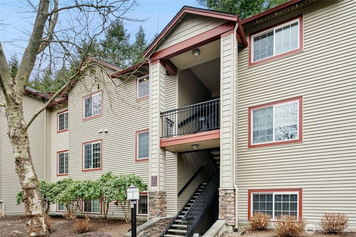 Property Photo:  25025 SE Klahanie Boulevard D302  WA 98029 